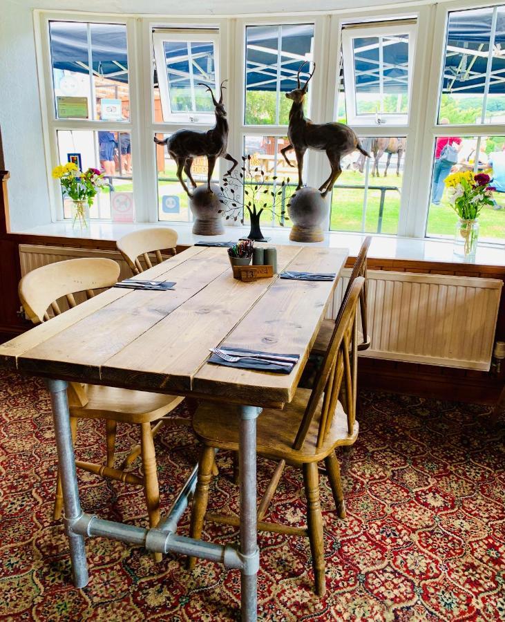 The Yew Tree At Longhope Motel Екстериор снимка